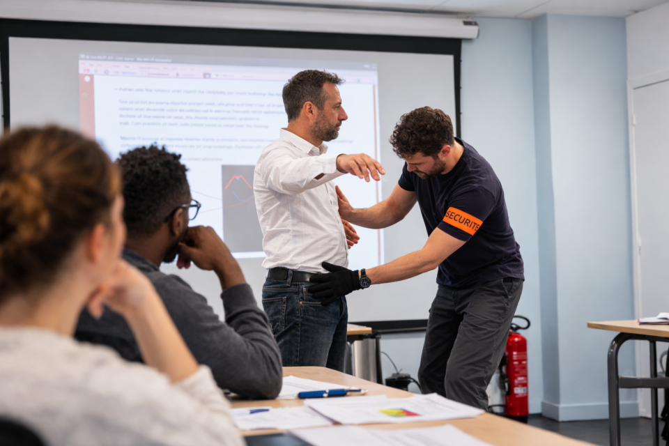 Recours à la sous-traitance : un oubli d’information peut entraîner la suspension de votre agrément